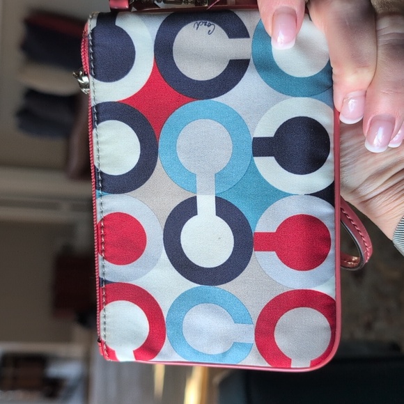 Coach Nylon Wristlet With Coral Patent Strap. EUC - Picture 3 of 6